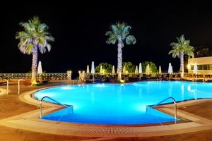 Pool & Backyard Lighting Trends