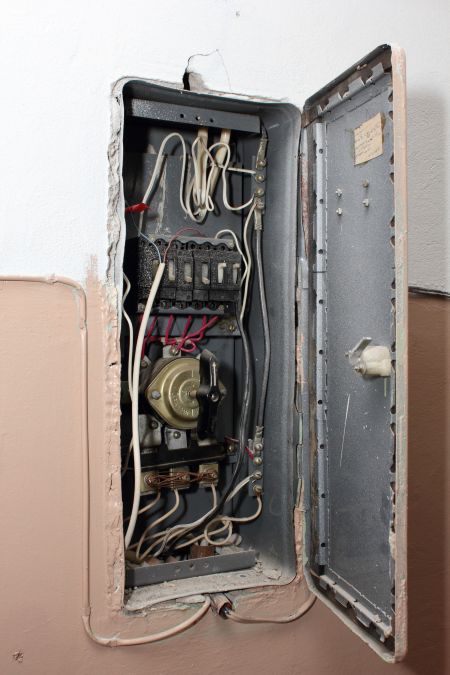 How do you know if your home needs an electrical panel upgrade
